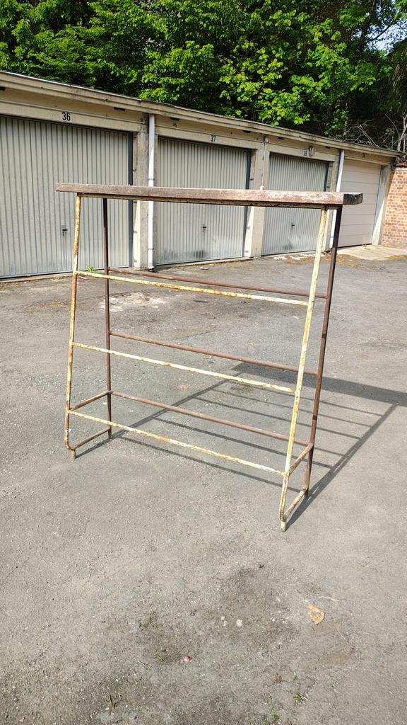 Paire d'anciennes étagères de boulangerie, Enlèvement