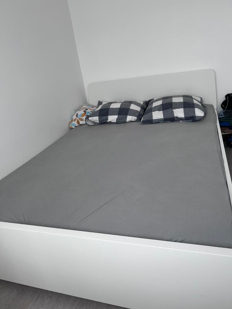 2 persoonsbed 140 cm inclusief matras in nieuwe staat, Ophalen, Zo goed als nieuw, 140 cm