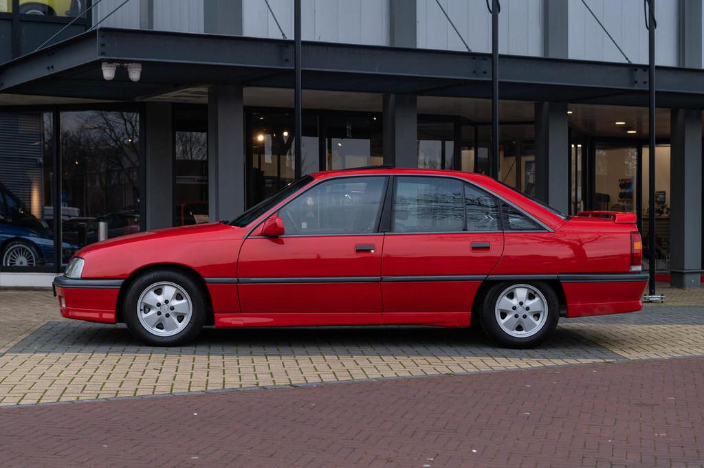 Opel Omega A 3000 24V (bj 1990), Auto's, 4 deurs, 2969 cc, Bedrijf, 150 kW