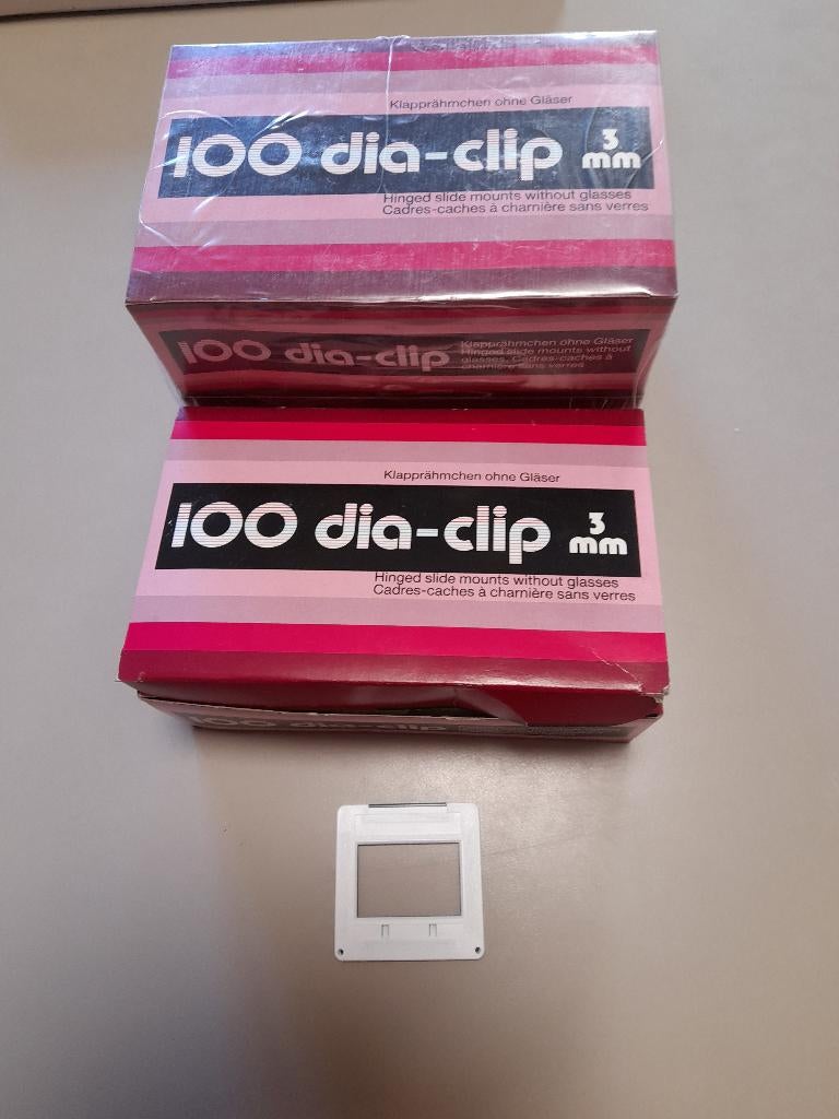 Alfi dia clips 35 mm film 24 op 36 mm glasloos. Drie dozen., Audio, Tv en Foto, Ophalen, 35mm film