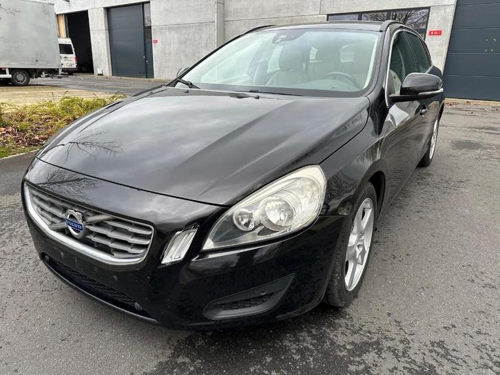 Volvo v60 | CLIMATISATION | TOIT PANORAMIQUE | DIESEL, Autos, Volvo, Entreprise, Achat, V60, Caméra de recul, Air conditionné