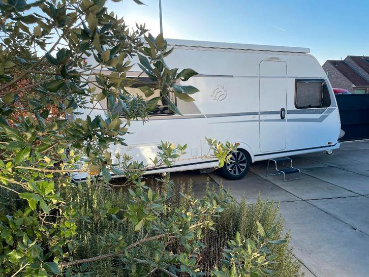 Caravan Knaus Südwind 540 UE, Caravans en Kamperen, Caravans, Particulier, tot en met 3, 1250 - 1500 kg, Rondzit, Knaus, 2 aparte bedden