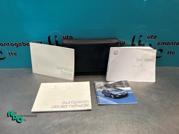 Livret d'instructions d'un Honda Civic (Civic 06-), Autos : Pièces & Accessoires, Autres pièces automobiles, Honda, Utilisé, 3 mois de garantie