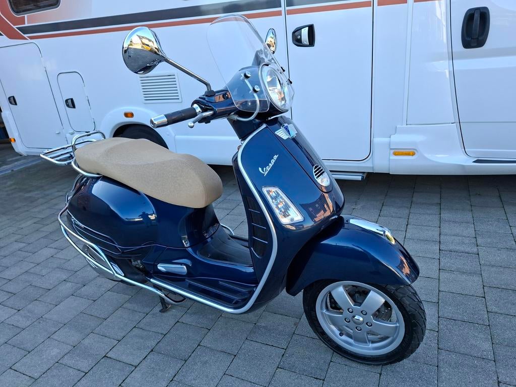 Zeer mooie Vespa 300 Gts, Ophalen