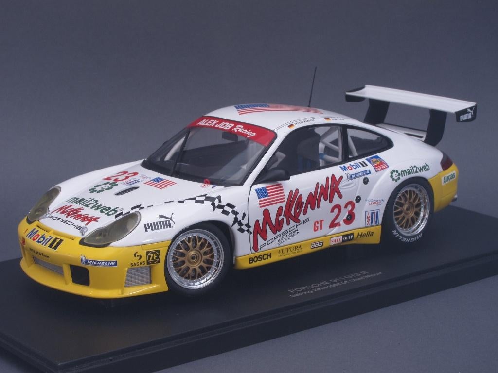 PORSCHE  1/18  AUTOART, Hobby en Vrije tijd, Modelauto's | 1:18, Ophalen of Verzenden, Nieuw, Auto, Autoart