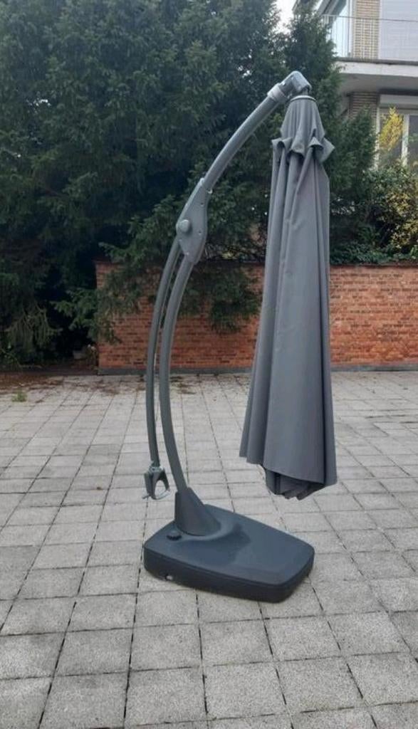 Mooie zweefparasol van topmerk EVERİTE met parasolvoet, Tuin en Terras, Parasols, Ophalen, Parasolvoet