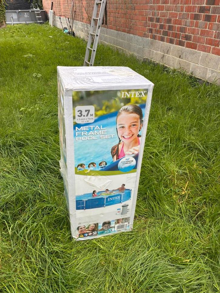 Nouvelle configuration de piscine Intex., Jardin & Terrasse, Piscines, Neuf, Piscine intégrée, Moins de 80 cm, 200 à 400 cm, 300 cm ou plus