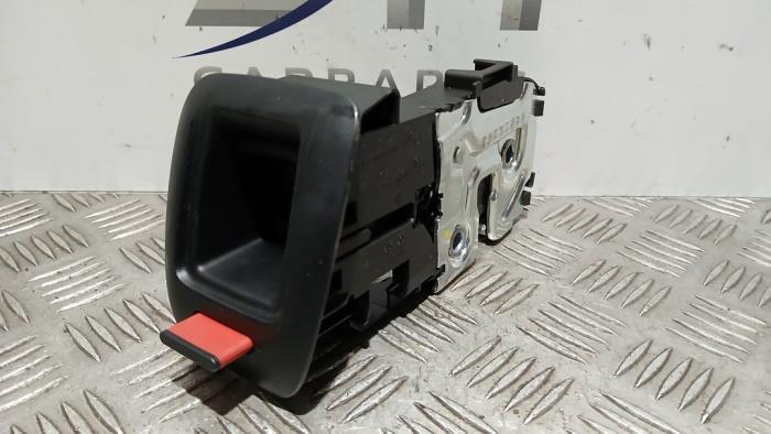 Achterbank slot van een Mercedes B-Klasse, Gebruikt, -, Ophalen of Verzenden, -