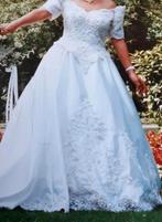 Robe de mariée en satin blanc taille 38 avec perles et longu, Enlèvement, Blanc, Robe de mariée