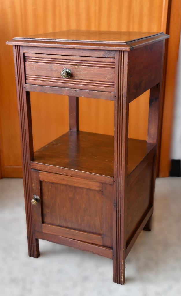 Antiek nachtkastje, Ophalen