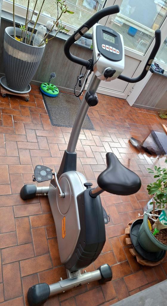 *****HOMETRAINER*****, Sport en Fitness, Fitnessapparatuur, Zo goed als nieuw, Hometrainer, Benen, Metaal, Ophalen