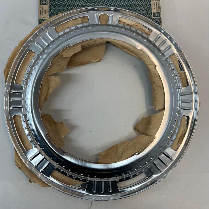 VW NOS sierringen 15 inch 4x130 1968 en eerder, Auto diversen, Auto-accessoires, Zo goed als nieuw, Ophalen of Verzenden