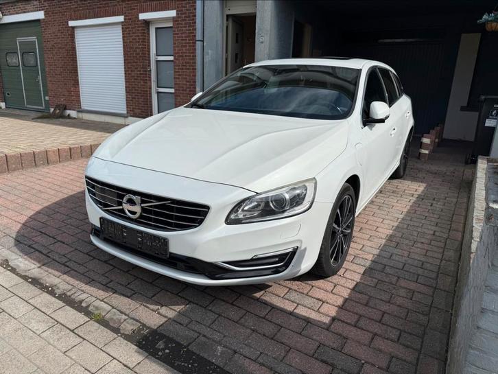 Volvo v60 plug in hybrid 2.4 D, Auto's, Volvo, Particulier, V60, Hybride Elektrisch/Diesel, Euro 5, Break, 5 deurs, Automaat, Wit
