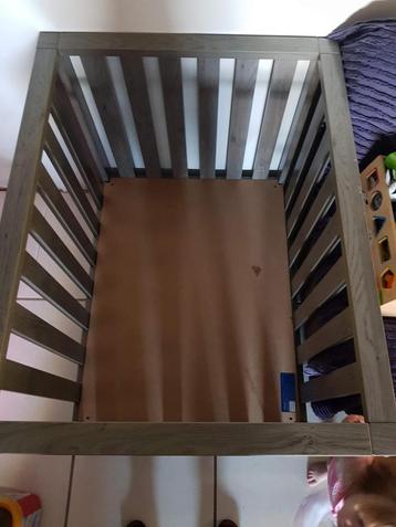 Park verstelbaar met lade beschikbaar voor biedingen