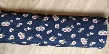 Koopje 7meter tricot jersey stof donkerblauw beschikbaar voor biedingen