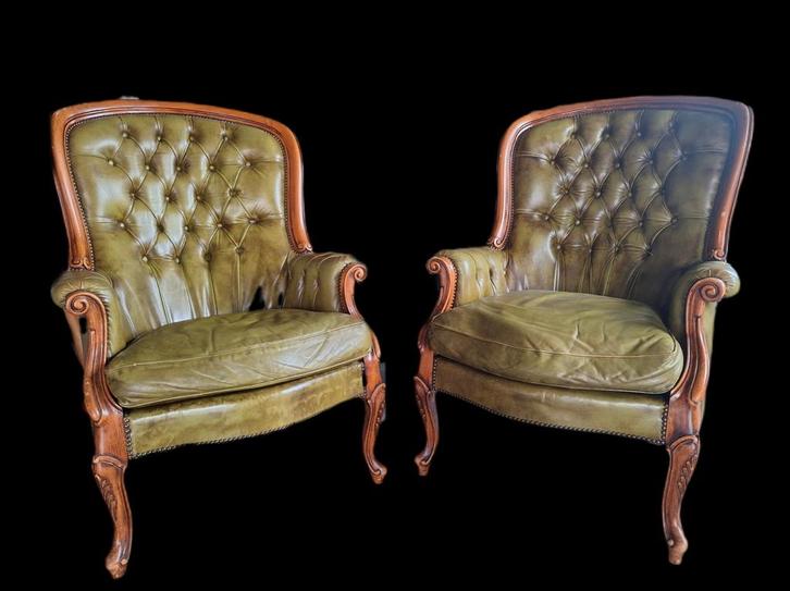 Prachtige set van 2 Chesterfield fauteuils in olijfgroen, Antiek en Kunst, Antiek | Meubels | Stoelen en Sofa's, Ophalen