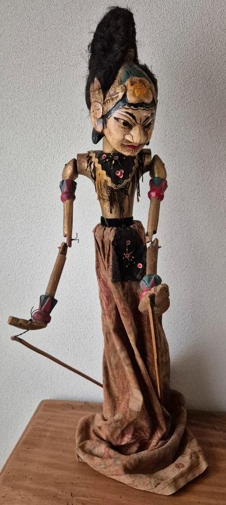 vintage Wajang Golek pop (met ingevlochten haar) 75 cm, Antiek en Kunst, Kunst | Beelden en Houtsnijwerken, Ophalen of Verzenden