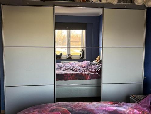Zilvergrijze slaapkamerkast, Huis en Inrichting, Kasten | Kleerkasten, Gebruikt, 200 cm of meer, 200 cm of meer, 50 tot 75 cm