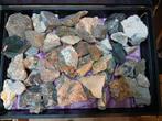 grote doos ruwe mineralen, Ophalen