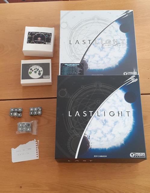 Last Light Kickstarter + 18 extra dice + trayz, Hobby en Vrije tijd, Gezelschapsspellen | Bordspellen, Zo goed als nieuw, Een of twee spelers