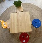 Houten tafeltje met 4 kinderstoelen, Huis en Inrichting, Tafels | Sidetables, Overige vormen, 25 tot 50 cm, Schandinavisch, Gebruikt