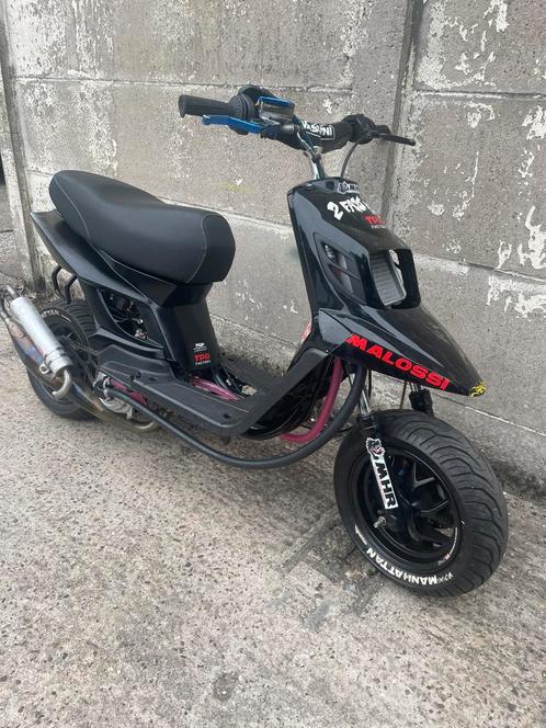 A klasse Yamha booster (watergekoeld), Fietsen en Brommers, Scooters | Yamaha, Overige modellen, Klasse A (25 km/u), Tweetakt
