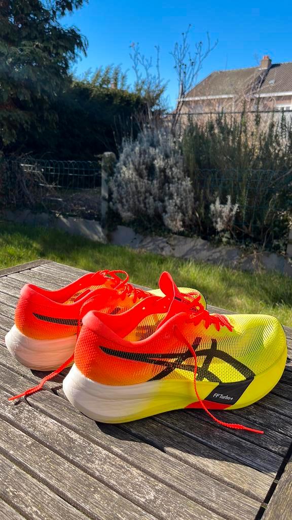 Asics Metaspeed Edge Paris, Sports & Fitness, Course, Jogging & Athlétisme, Comme neuf, Asics, Enlèvement