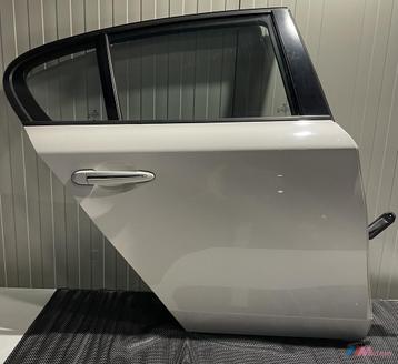 BMW E87 DEUR RECHTS ACHTER 41527191018 beschikbaar voor biedingen