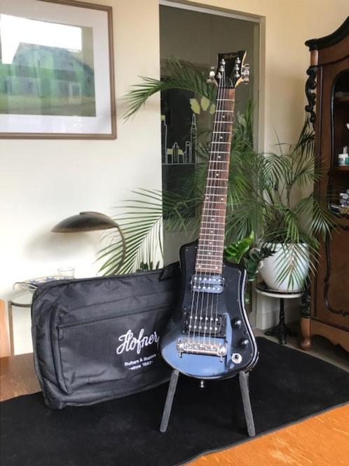 Höfner Shorty Deluxe reisgitaar - zwart, Muziek en Instrumenten, Snaarinstrumenten | Gitaren | Elektrisch, Zo goed als nieuw, Solid body