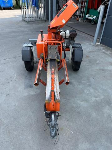 Kliefmachine B. 14 Ton op trekhaak beschikbaar voor biedingen