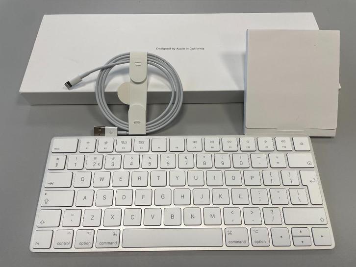 Apple toetsenbord (QWERTY), Computers en Software, Toetsenborden, Nieuw, Qwerty, Draadloos, Ophalen