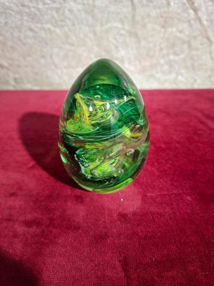 Presse papier in eivorm handgeblazen glas, Antiquités & Art, Antiquités | Verre & Cristal, Enlèvement ou Envoi