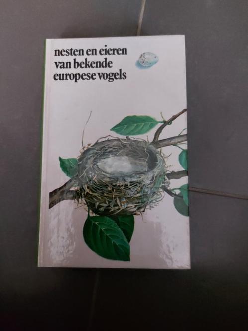 Nesten en eieren van bekende Europese vogels, Boeken, Dieren en Huisdieren, Zo goed als nieuw, Vogels, Ophalen of Verzenden