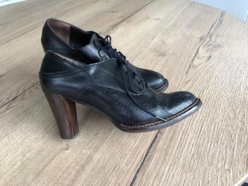 Schoenen maat 40 ( ZINDA ) beschikbaar voor biedingen