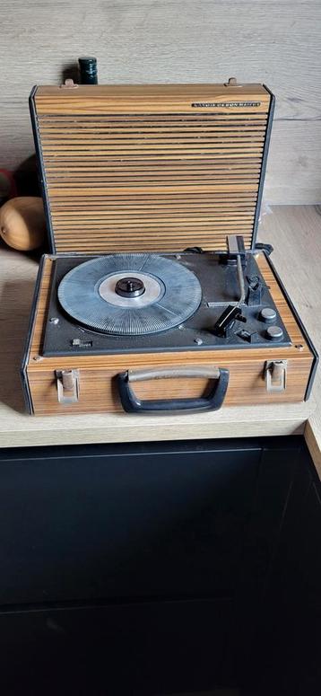 Tourne disque vintage 