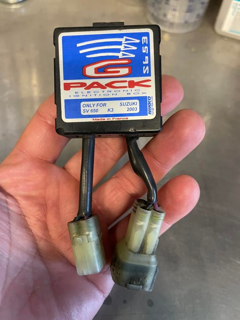 Boitier G Pack suzuki SV 650, Motos