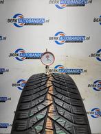 2x Yokohama BluEarth Winter V905 205/45 R17 88V XL 205/45/17, Auto-onderdelen, Banden en Velgen, Gebruikt, -, -, 17 inch