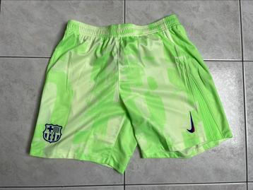 Derde korte broek van Barcelona 2024/2025 beschikbaar voor biedingen