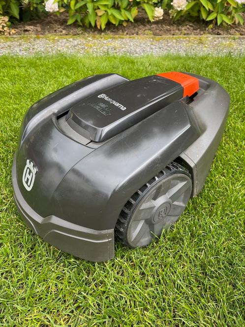 Tondeuse à gazon robotisée Husqvarna Automower 105, Jardin & Terrasse, Tondeuses robotisées, Utilisé, Moins de 20 cm, Enlèvement ou Envoi