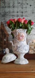 Antieke italiaanse vaas verwerkt met mooie patine, Antiquités & Art, Enlèvement ou Envoi