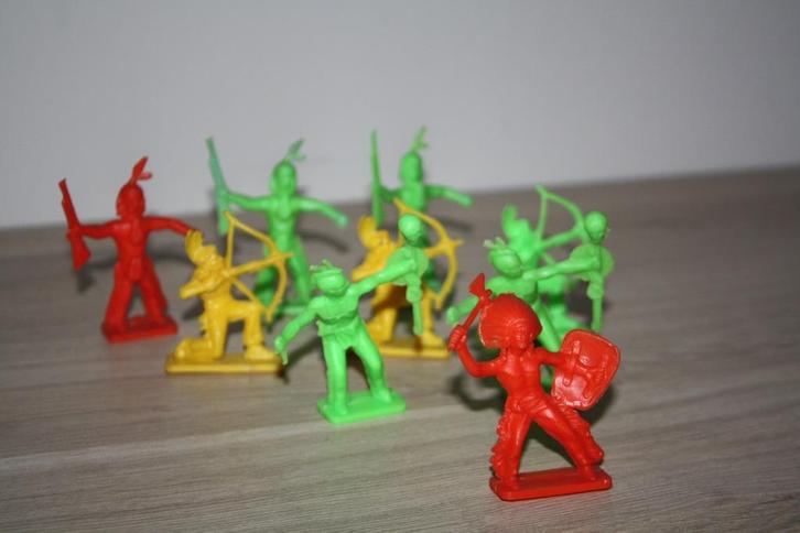speelgoed figuren , Indianen , +- 5 a 6,5 cm hoog, Verzamelen, Poppetjes en Figuurtjes, Gebruikt, Ophalen of Verzenden