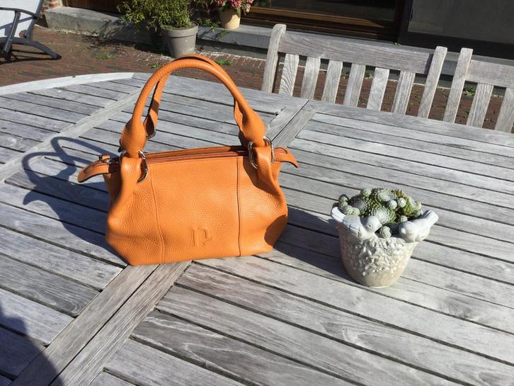 Petit sac Neuville, Handtassen en Accessoires, Tassen | Damestassen, Zo goed als nieuw, Oranje, Ophalen of Verzenden