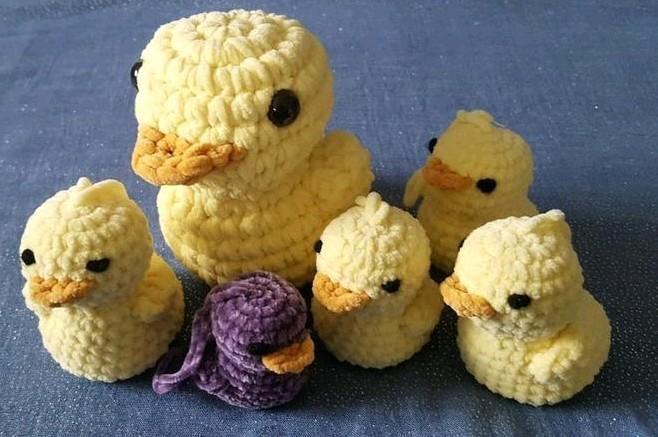 Handgemaakte eendjes knuffeleendjes (verschillende groottes), Hobby en Vrije tijd, Breien en Haken, Nieuw, Haken, Ophalen of Verzenden