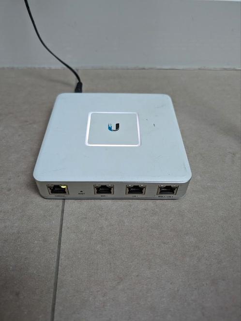 Unifi USG Router, Computers en Software, Routers en Modems, Zo goed als nieuw, Router, Ophalen of Verzenden