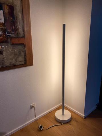 Lampe tube lampadaire design vintage