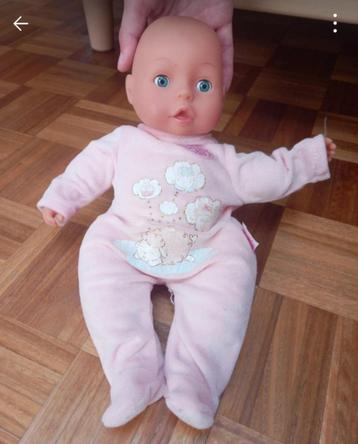 6 babypoppen beschikbaar voor biedingen