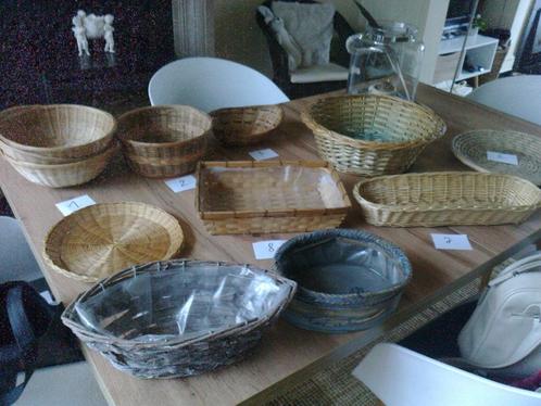 Manden (diverse), Huis en Inrichting, Woonaccessoires | Schalen en Manden, Zo goed als nieuw, Mand, Riet, Ophalen
