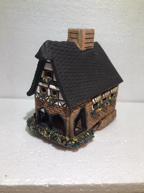 Keramisch kersthuis A1, Diversen, Kerst, Nieuw, Ophalen of Verzenden