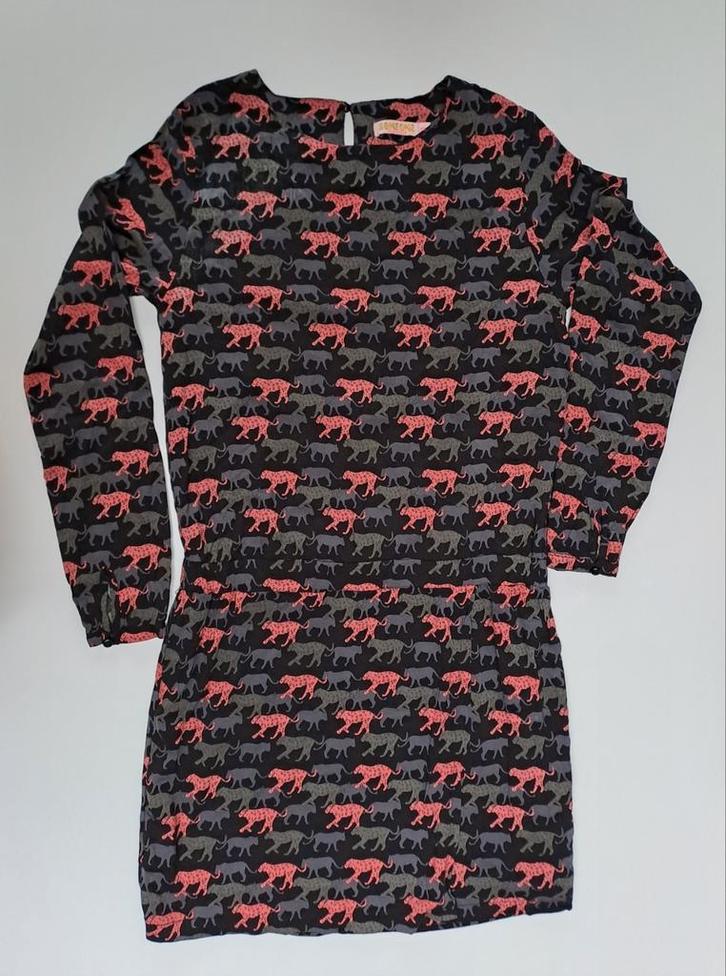 Mt 176 Zwarte jurk lange mouwen met roze en grijze jaguars, Kinderen en Baby's, Kinderkleding | Maat 176, Gebruikt, Meisje, Jurk of Rok