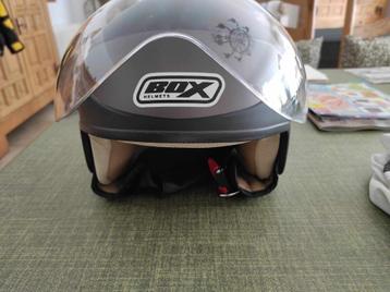 HELM   BOX  HELMETS beschikbaar voor biedingen